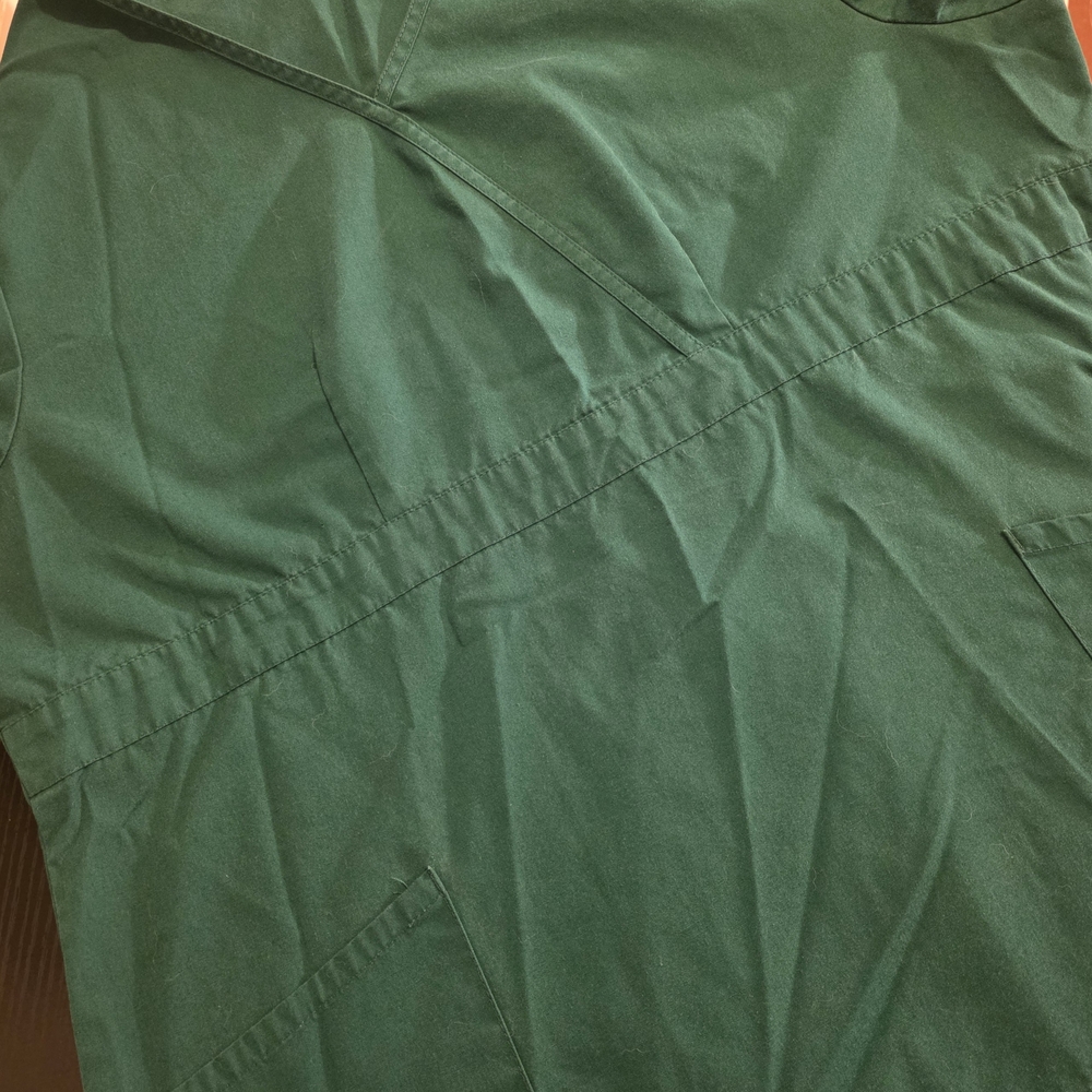 Elegant Green SIVVAN Women's Scrub Top